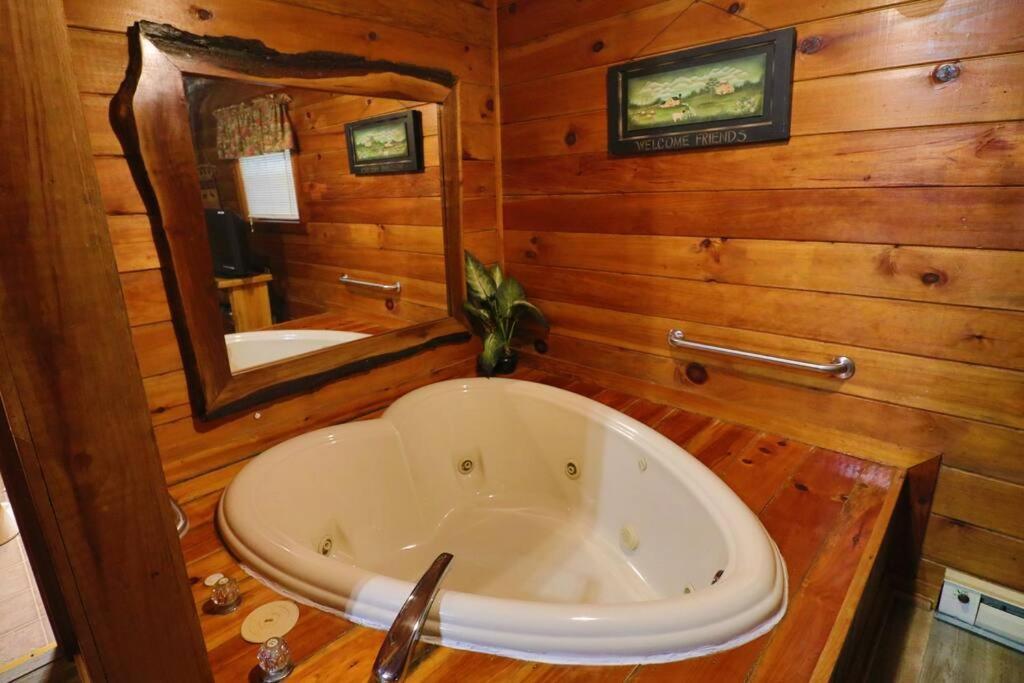 Alpine Mountain Sweetheart Cabin Jacuzzi #6 Helen Buitenkant foto